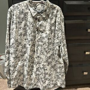 JB Holt Athletic Fit XL from Buckle beautiful black and white print